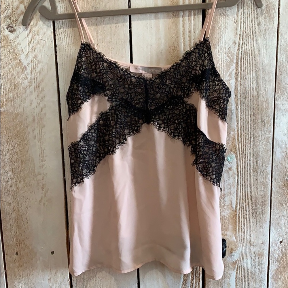 Feminine Lace Cam